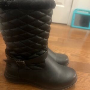 Totes Black Quilted Winter Boots
